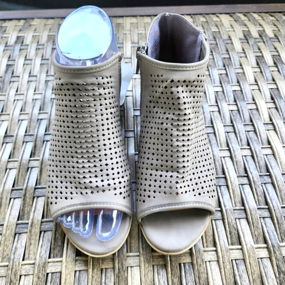 GEORGE FAUX LEATHER PEEP TOE TAUPE GREY ANKLE BOOTS ~ SIZE 2 GIRLS